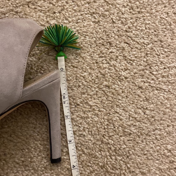 Via Spiga Gray Suede Peep Toe Heels 5M - Picture 10 of 12